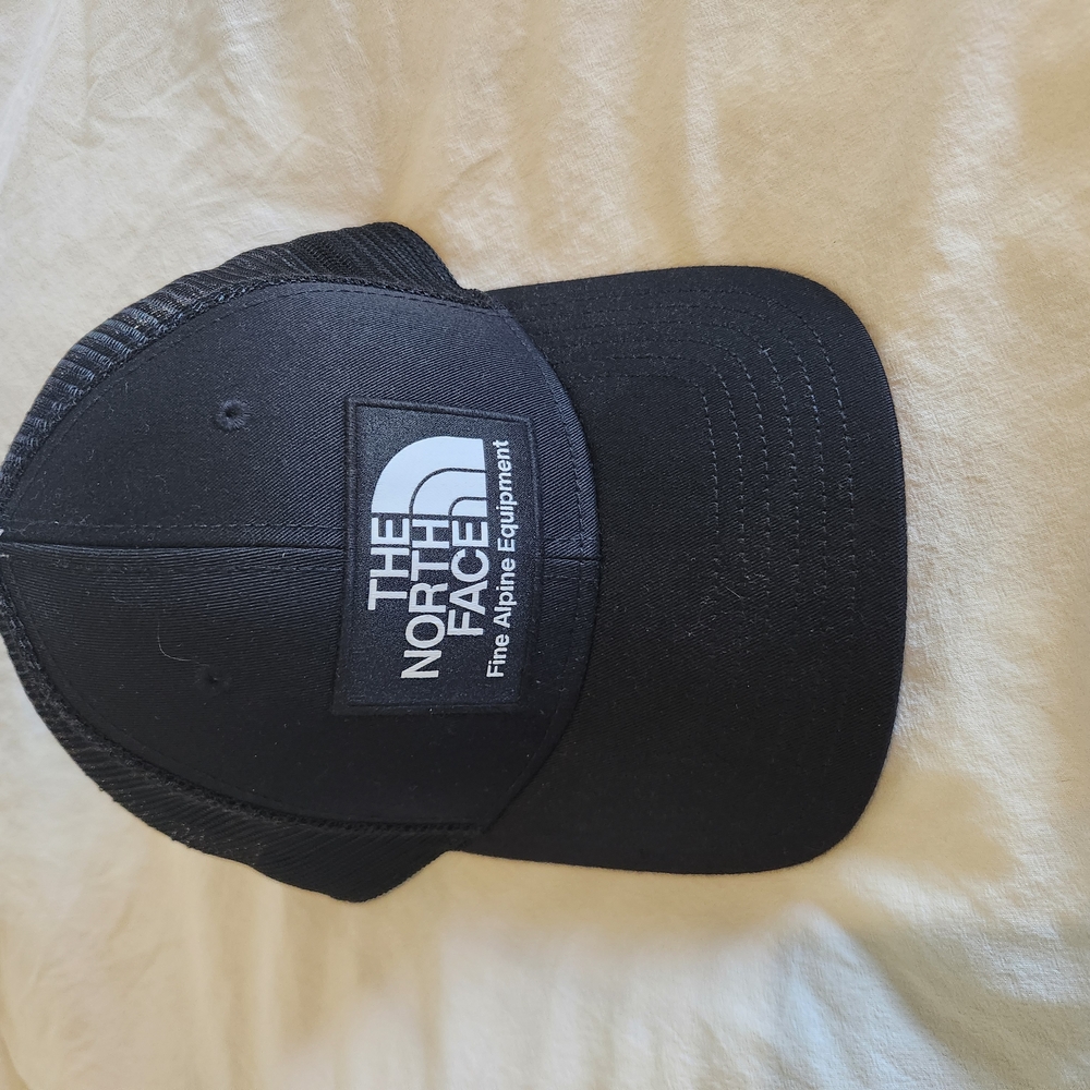 NWT The North Face Mudder Trucker Adjustable Hat Black Cap
